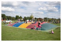 /album/fotogalerie-sportovne-relaxacni-areal-hluboka-nad-vltavou/nafukovaci-trampolina3-11-jpg/